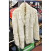 Image 1 : VINTAGE WOMENS FUR COAT
