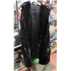 Image 1 : VINTAGE WOMENS FUR COAT