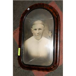 ANTIQUE CONCAVE GLASS PORTRAIT