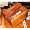 Image 1 : 1950S SHOE SHINE STAND COMPLETE.