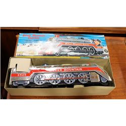 1950S JAPANESE TIN TRAIN IN BOX.