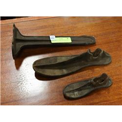 CAST IRON COBBLERS SHOE SET