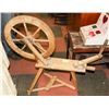 Image 1 : WOOL SPINNING WHEEL