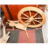 Image 1 : WOOL SPINNING WHEEL