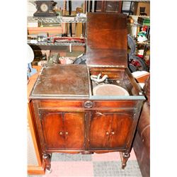 ANTIQUE NUPHONIC RECORD PLAYER WITH CABINET