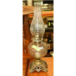 ORNATE WHITE STAR KEROSENE LAMP