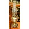 Image 1 : ORNATE WHITE STAR KEROSENE LAMP
