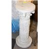 Image 1 : VINTAGE DECORATIVE PEDESTAL