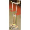 Image 2 : VINTAGE ELECTROLUX FLOOR POLISHER