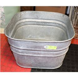 VINTAGE GALVANIZED WASH TUB