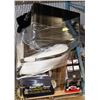 Image 1 : ESTATE PALLET OF ARTWORK, LAMPS, FURNITURE,