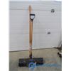 Image 1 : Metal Snowshovel & Ice Chipper
