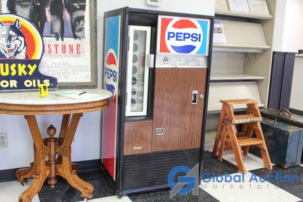Vintage Pepsi Machine w/Bottle Opener (Working)