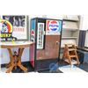 Image 1 : Vintage Pepsi Machine w/Bottle Opener (Working)