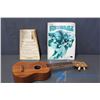 Image 1 : Ukulele & 2 Music Books