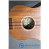 Image 4 : Ukulele & 2 Music Books