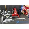 Image 1 : Assorted Shelf Brackets & Dirt Devil Ultra with Original Box