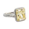 Image 1 : 11.51 ctw Fancy Intense Yellow Diamond and White Diamond Ring - Platinum