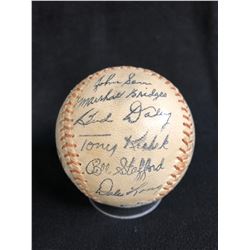 FACSIMILE SIGNED BASEBALL (ROGER MARIS/ STAN WILLIAMS/ JOE PEPITONE...)EARLY YANKEES