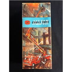 Vintage CORGI MAJOR TOYS Simon Snorkel Fire Engine
