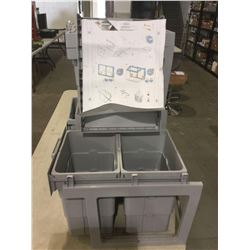Richelieu Pull-out Waste Bin