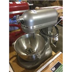 Kitchen Aid Professional 550 Mixer with bowl and attachements