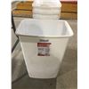 Image 1 : LOT of 4 rubbermaid waste baskets