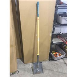 Yardworks shovel