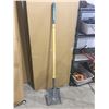 Image 1 : Yardworks shovel