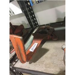 Rigid pipe clamp