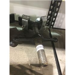 Pipe stand roll insert