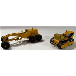 VINTAGE TOOTSIETOY CATERPILLAR DOZER &