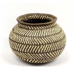 Beautiful Panamanian Wounaan Basket