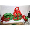 Image 1 : 3 Red and Green Pulleys