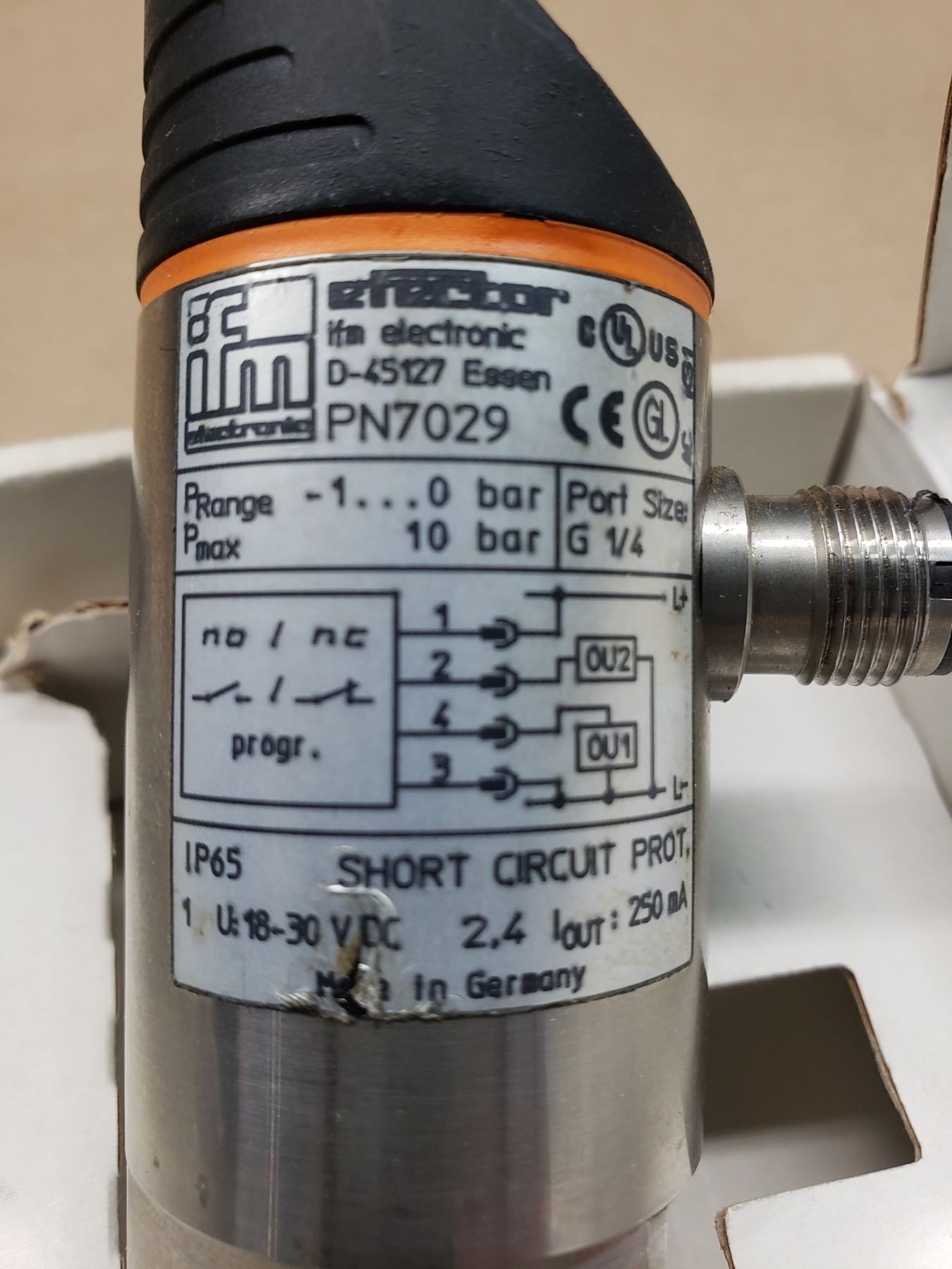 IFM Efector PN7029 Pressure Switch