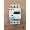 Image 2 : Siemens 3RV1011-0KA10 Circuit Breaker
