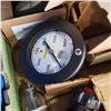 Image 2 : LOT OF GAUGES AND VALVES