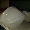 Image 2 : NEW RV BATHRUB AND VENT COVER