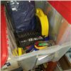 Image 1 : TOTE OF VARIOUS TOOLS