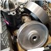 Image 2 : CRATE OF STEEL WHEELS AND STARTER