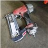Image 2 : MILWAUKEE BRAD NAILER