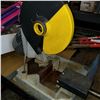 Image 2 : SLOW MOVING METAL CUTTING SAW WITH COOLANT TESTED AND WORKING