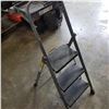 Image 2 : 3 STEP PAINTERS LADDER