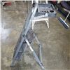 Image 3 : 3 STEP PAINTERS LADDER