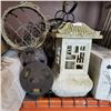 Image 2 : GARDEN SOLAR LIGHTS AND METAL GARDEN DECOR