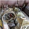 Image 3 : GARDEN SOLAR LIGHTS AND METAL GARDEN DECOR