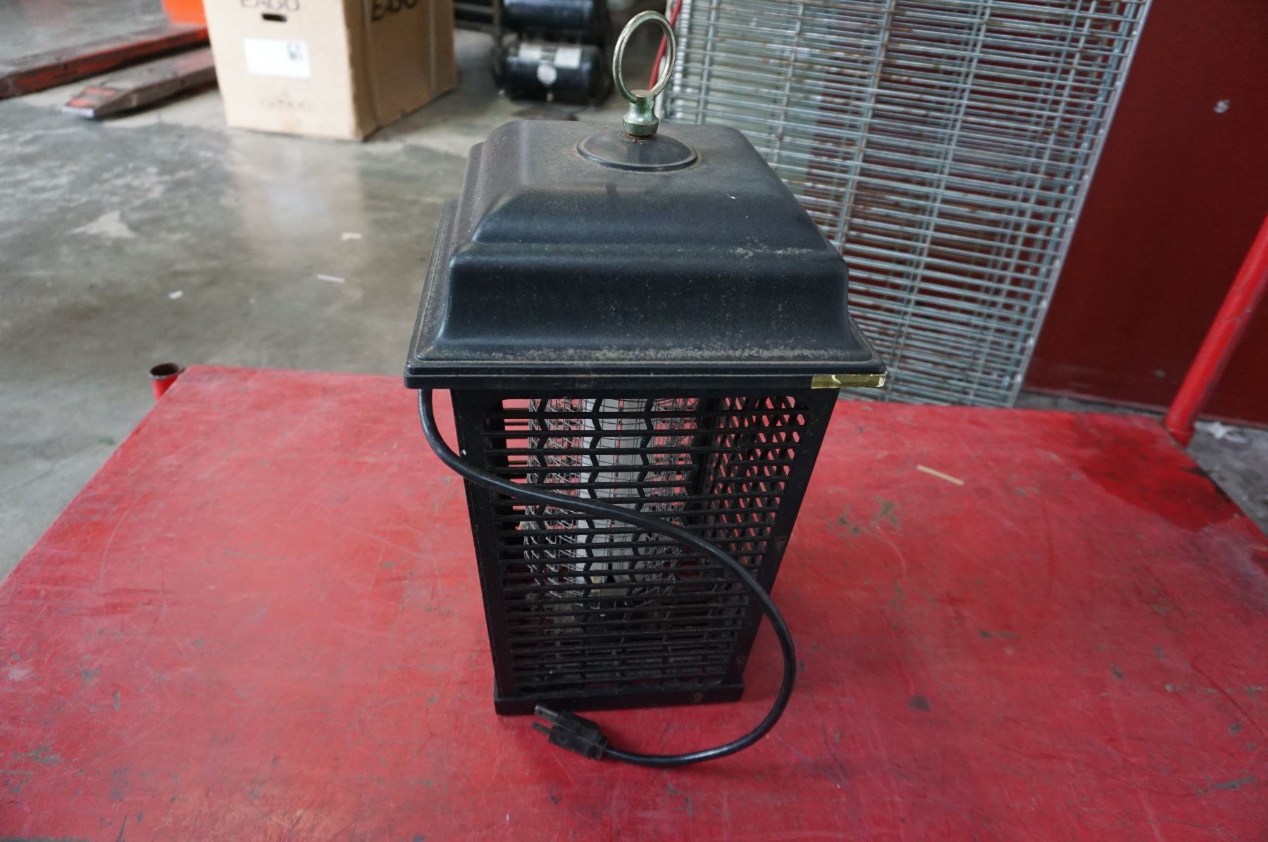 ELECTRIC BUG ZAPPER