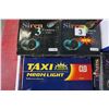 Image 2 : LOT OF 4 SIRENS AND 2 NEON TAXI LIGHTS