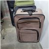 Image 2 : LOT OF 3 SUITCASES - HEYS, HIGH SIERRA, AND PRODIGY