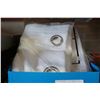 Image 2 : LOT OF CURTAINS AND TABLE CLOTHES